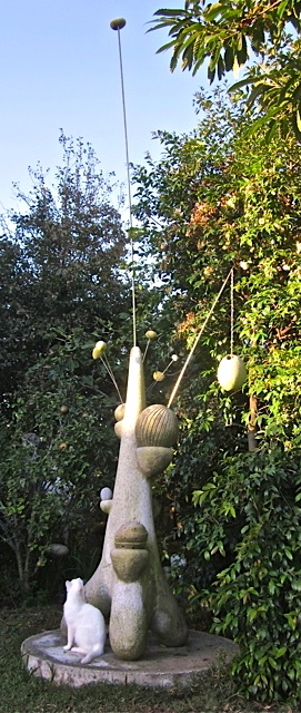 11 - Escultura soporte para nido - granito , caliza , acero inoxidable - 450x90x90cm - 2006